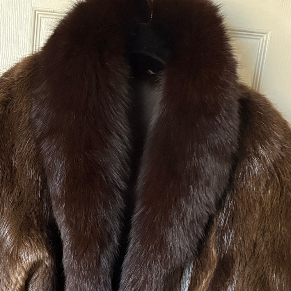 Elegant Full Length Mink Coat - Picture 2 of 11